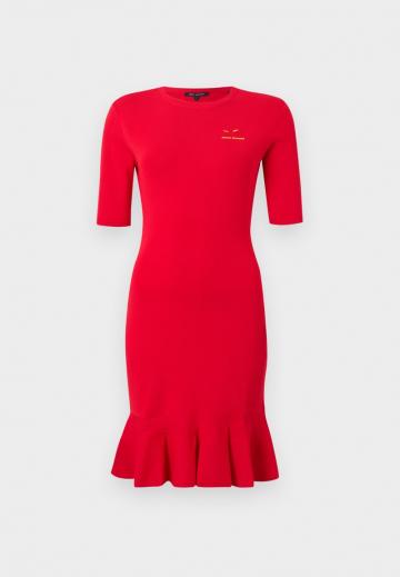 Вязаное платье