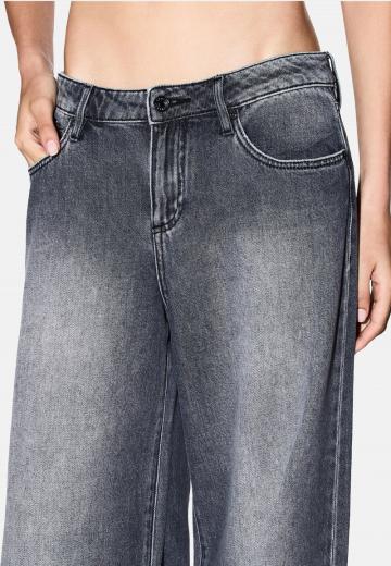 Клешеные джинсы