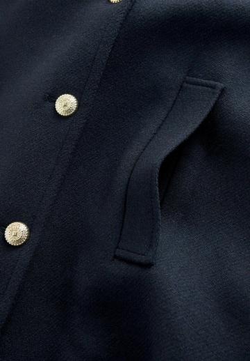 Короткое пальто