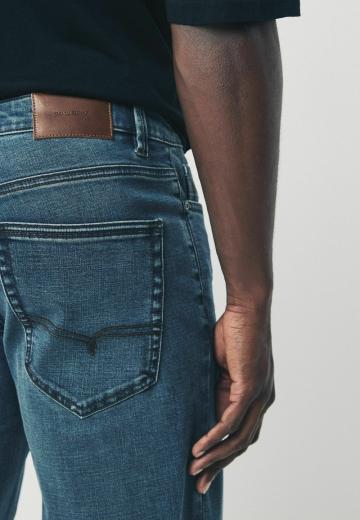 Прямые джинсы