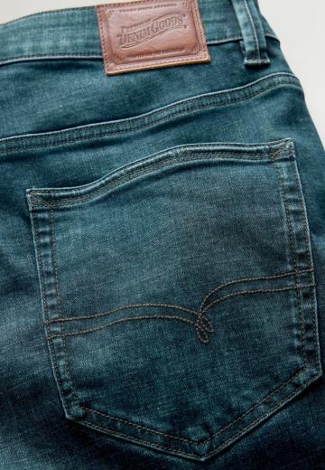 Узкие джинсы