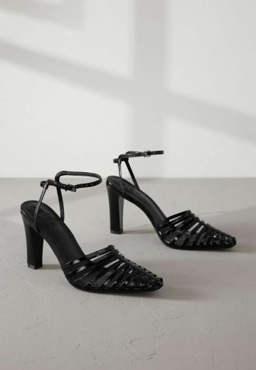 Туфли с ремешком