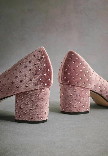Туфли с высоким носом