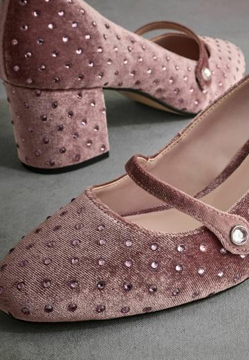 Туфли с высоким носом