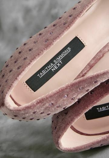 Туфли с высоким носом