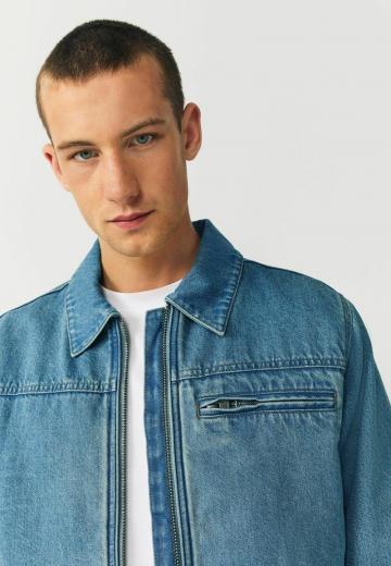 Джинсовая куртка