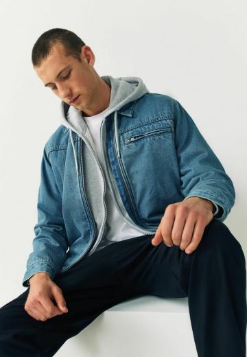 Джинсовая куртка