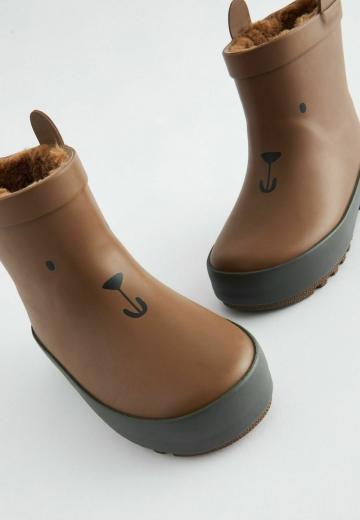 Резиновые сапоги