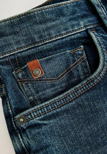 Прямые джинсы