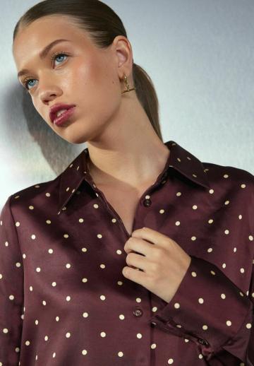 Атласная блузка