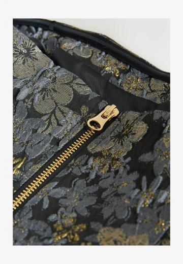 Топ без бретелек