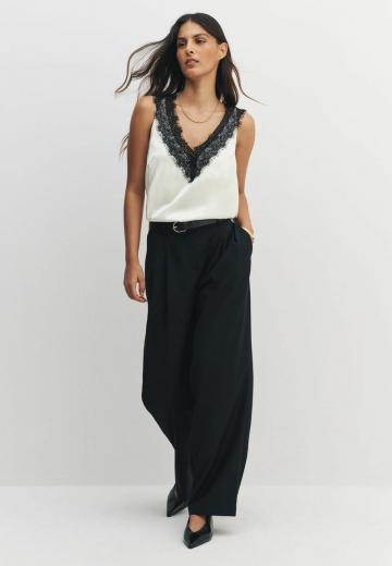 Блузка без рукавов