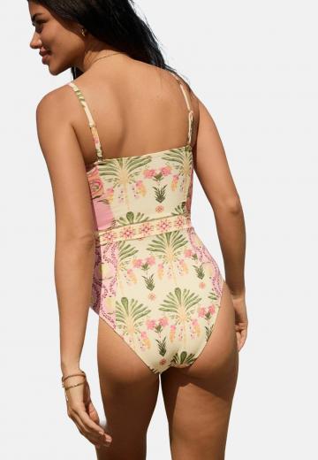 Слитный купальник