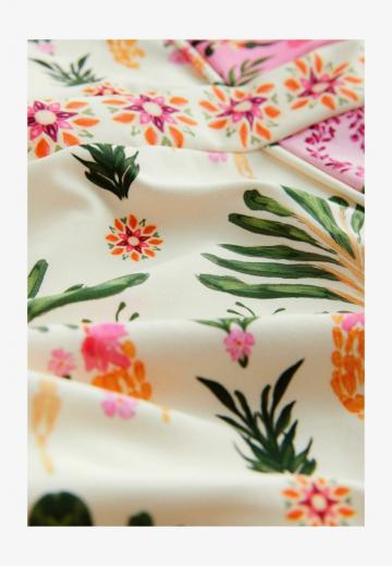 Слитный купальник