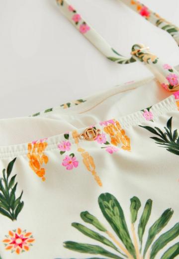 Слитный купальник