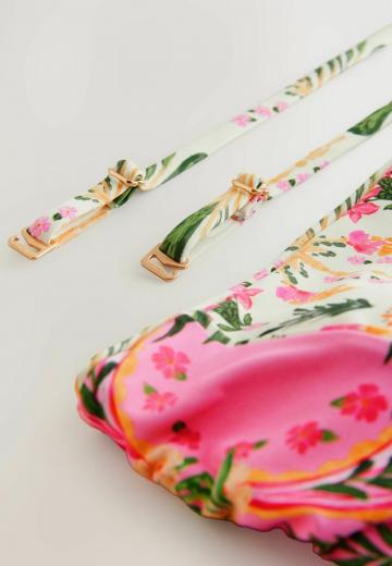 Слитный купальник