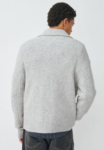 Вязаная кофта