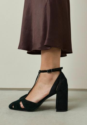 Туфли с ремешком