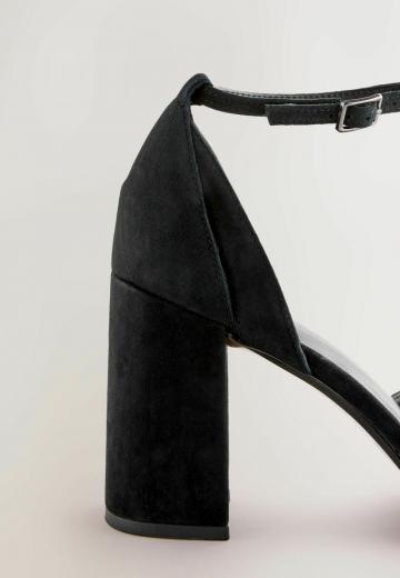 Туфли с ремешком