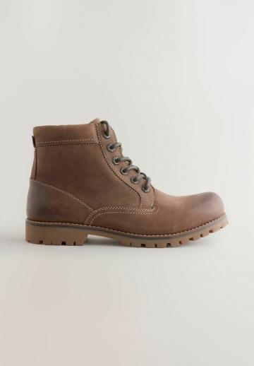 Ботинки на шнуровке