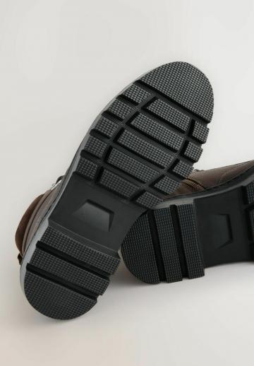 Ботинки на шнуровке