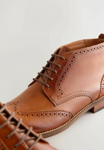 Ботинки на шнуровке