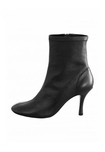 Высокие сапоги