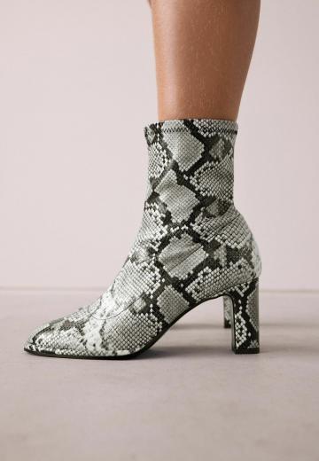 Широкие сапоги