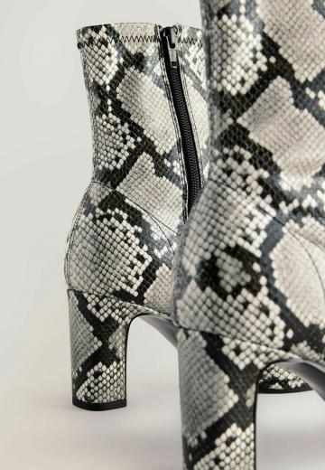 Широкие сапоги