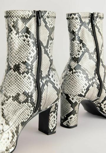 Широкие сапоги