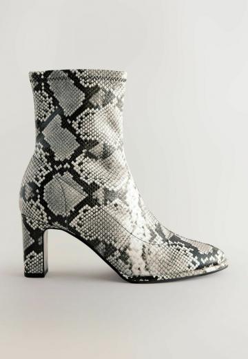 Широкие сапоги