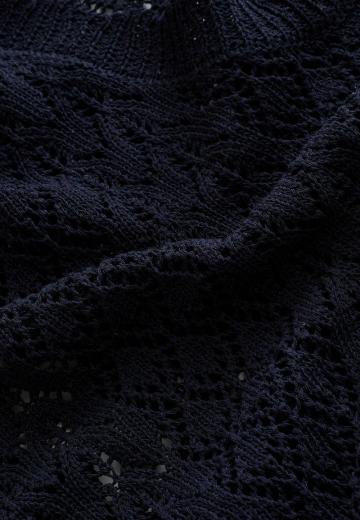 Вязаный жилет