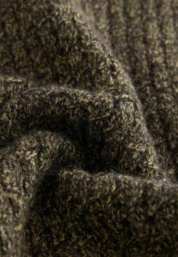 Вязаная кофта