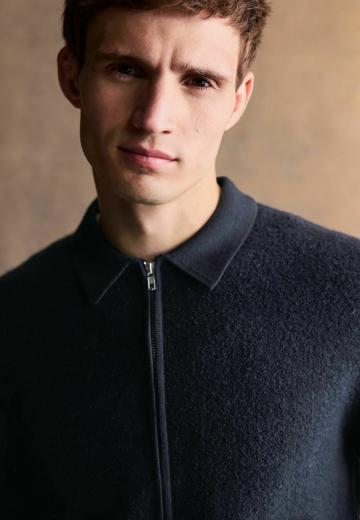 Вязаная кофта