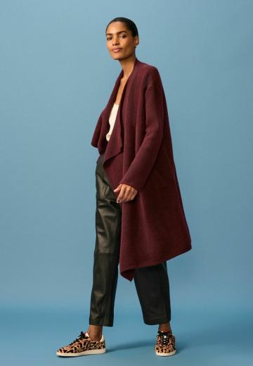 Длинный жилет