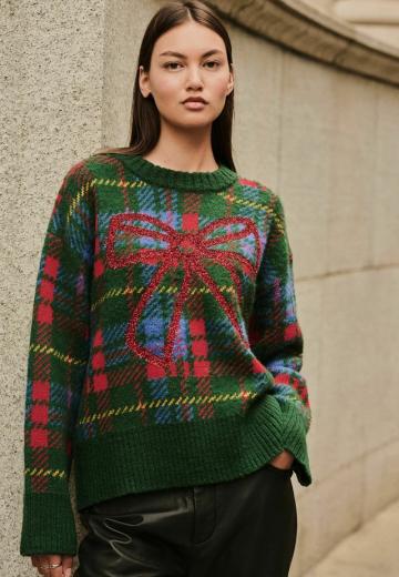 Пуловер с вырезом V