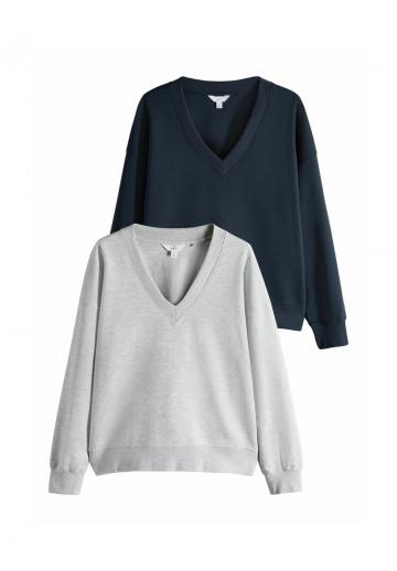 Пуловер с вырезом V