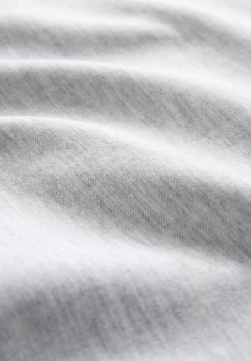 Пуловер с вырезом V