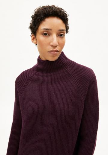 Вязаное платье