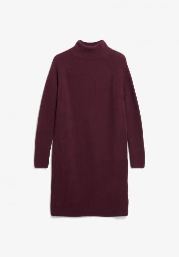Вязаное платье
