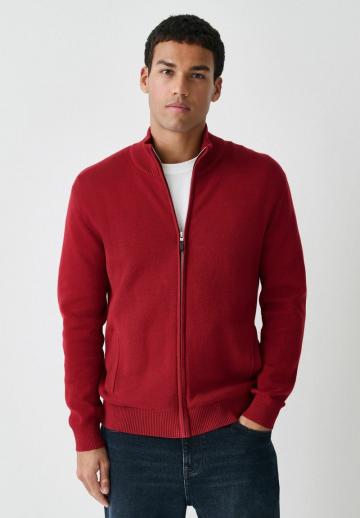 Вязаная кофта