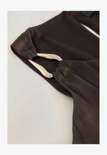 Блузка без рукавов