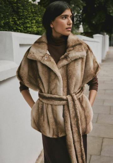 Пуховой жилет