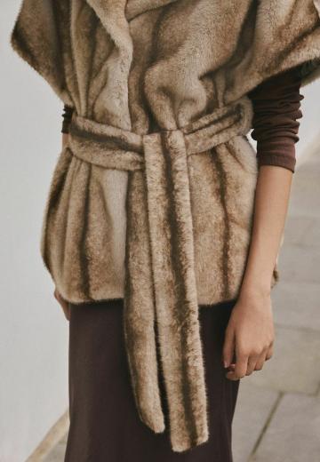 Пуховой жилет