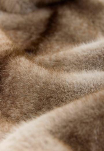 Пуховой жилет