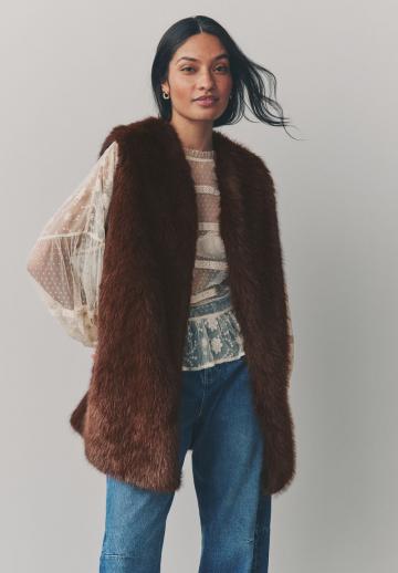 Пуховой жилет