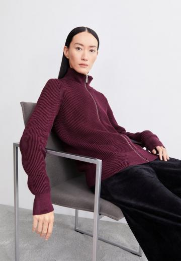 Вязаная кофта