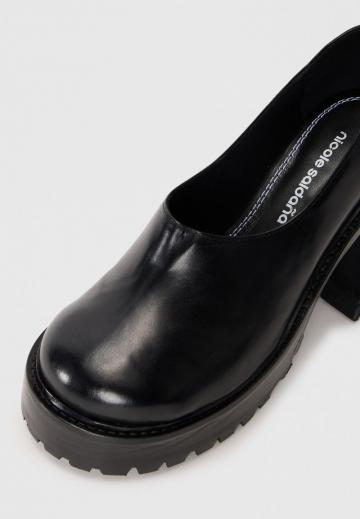 Туфли с высоким носом