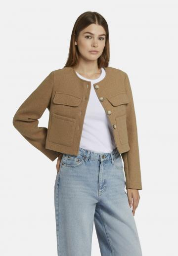Блейзер с накладными карманами