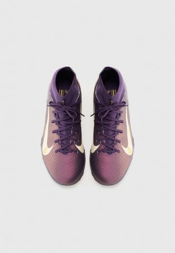 Футбольные бутсы